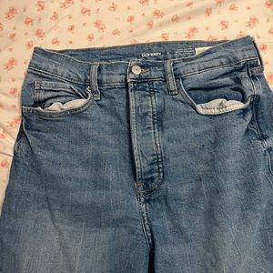 Straight leg denim jeans from old navy in a washed out blue color